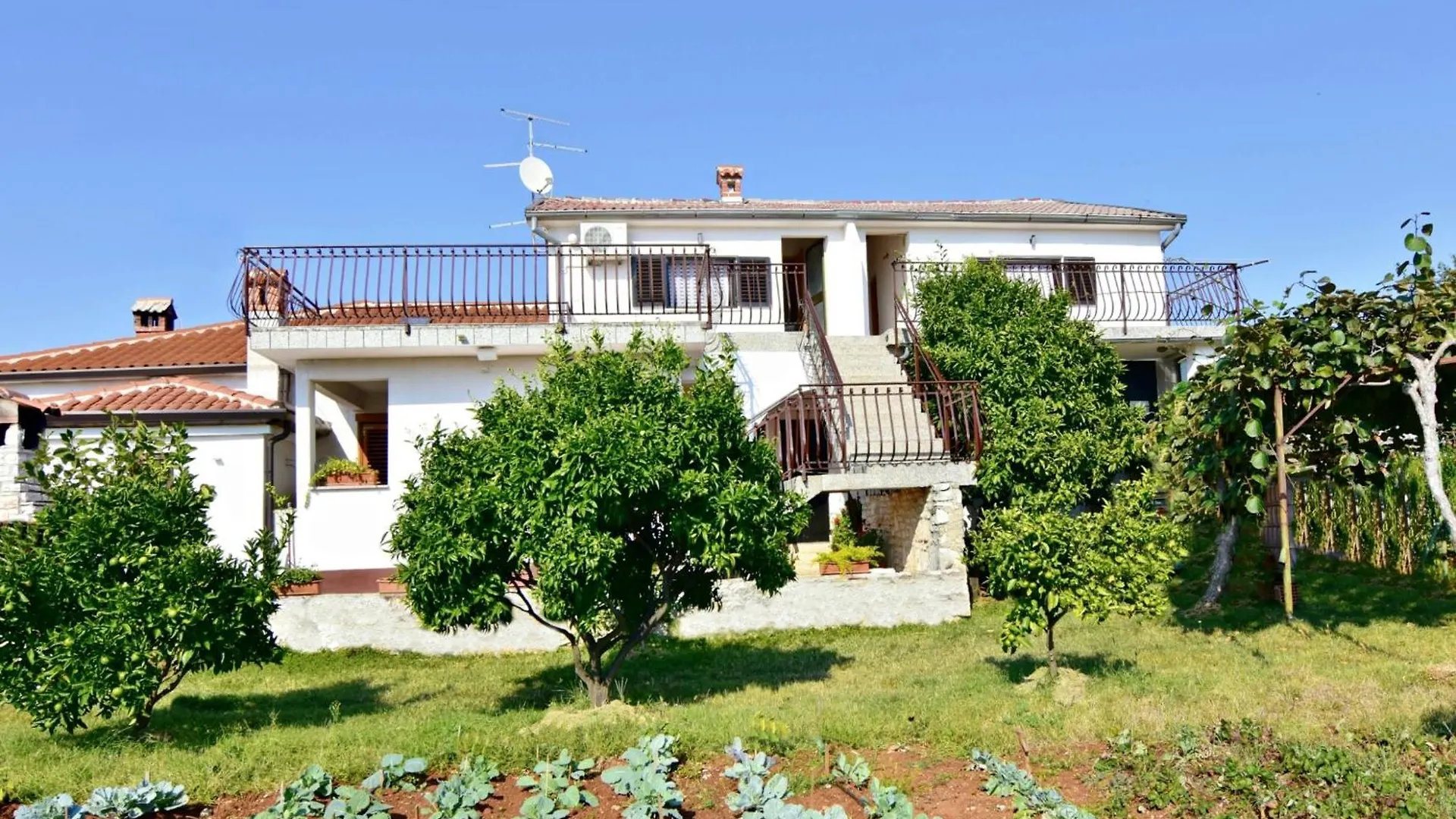 Apartments And Rooms With Parking Space Zambratija, Umag - 22512 Savudrija 0*,